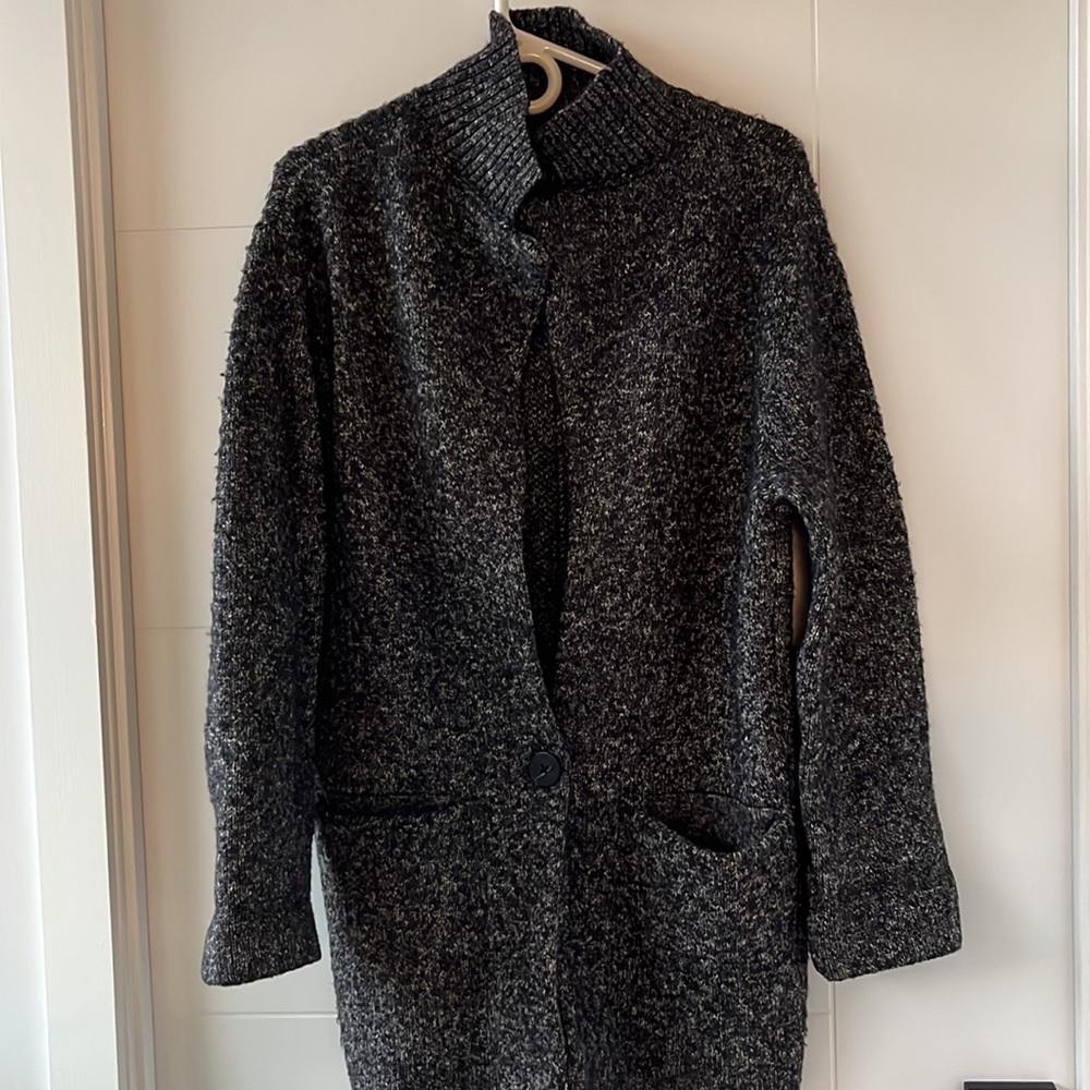 Line knit cardigan